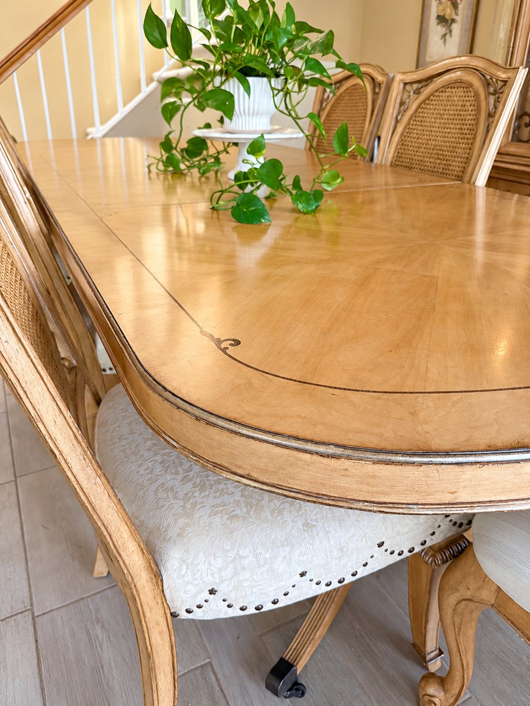 Dining table end