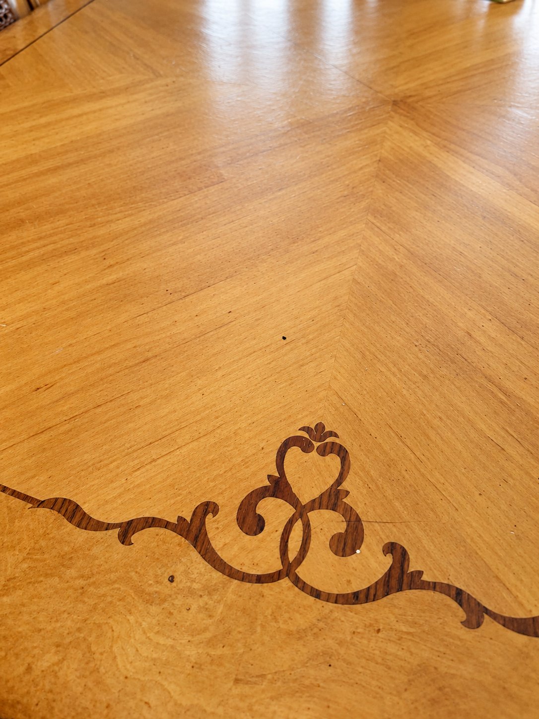 Wood tabletop detail